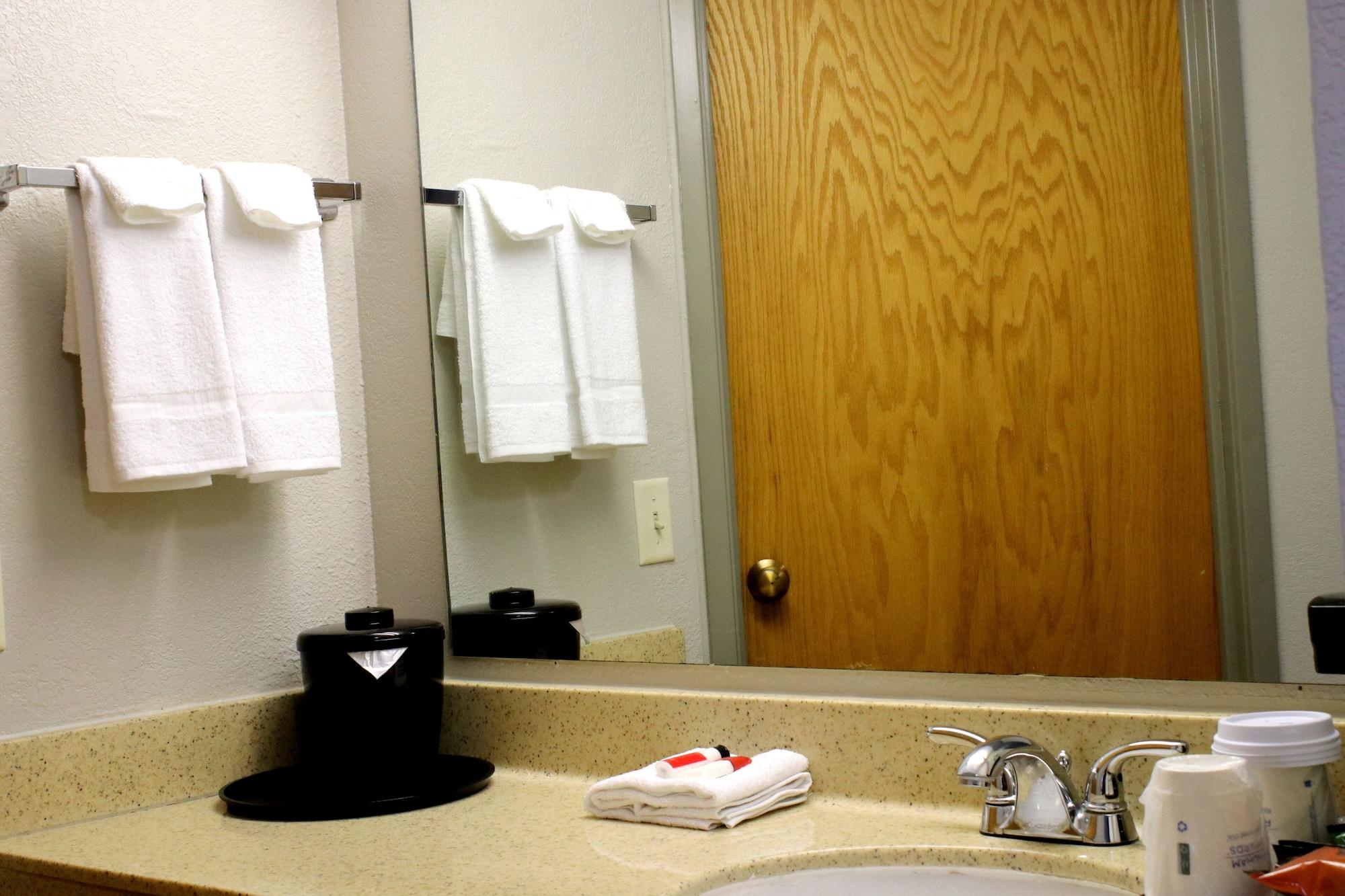 Days Inn & Suites By Wyndham Bloomington/Normal Il Luaran gambar